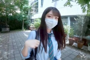 FC2-PPV-4616461 【本物無加工美女】”事務所スカウト殺到”の超正統派18歳美女にピル無し2連生中出し。制服姿で出演　約90分間の高画質撮影希少映像。